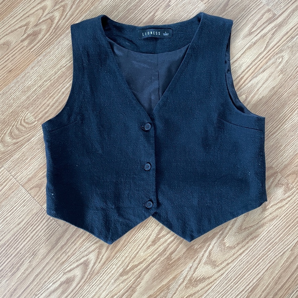 Lioness Black Cropped Button-Front Vest
